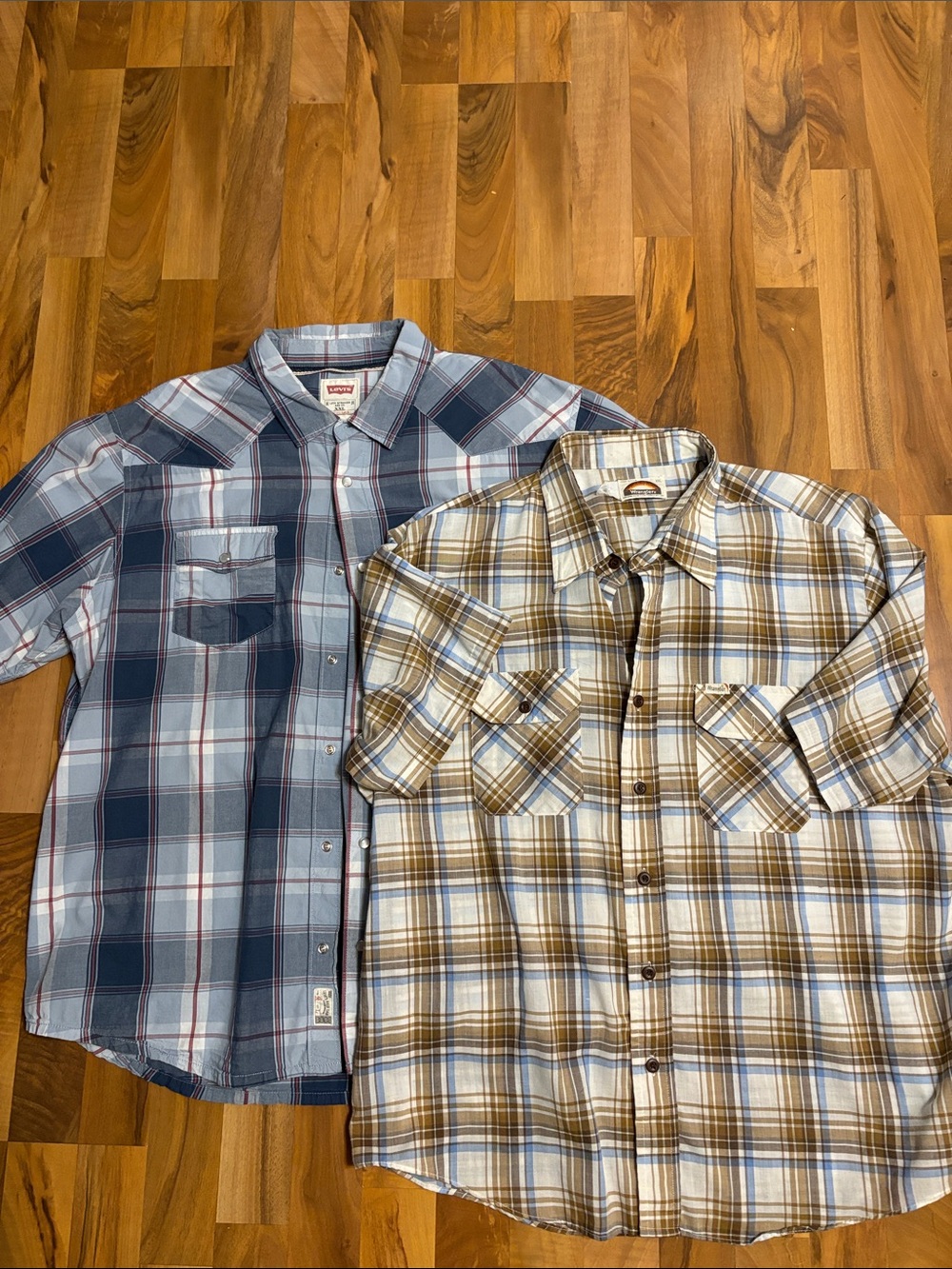 Levi’s Blue snap and Wrangler Brown Plaid Short-Sleeve Button-Up Shirt Duo